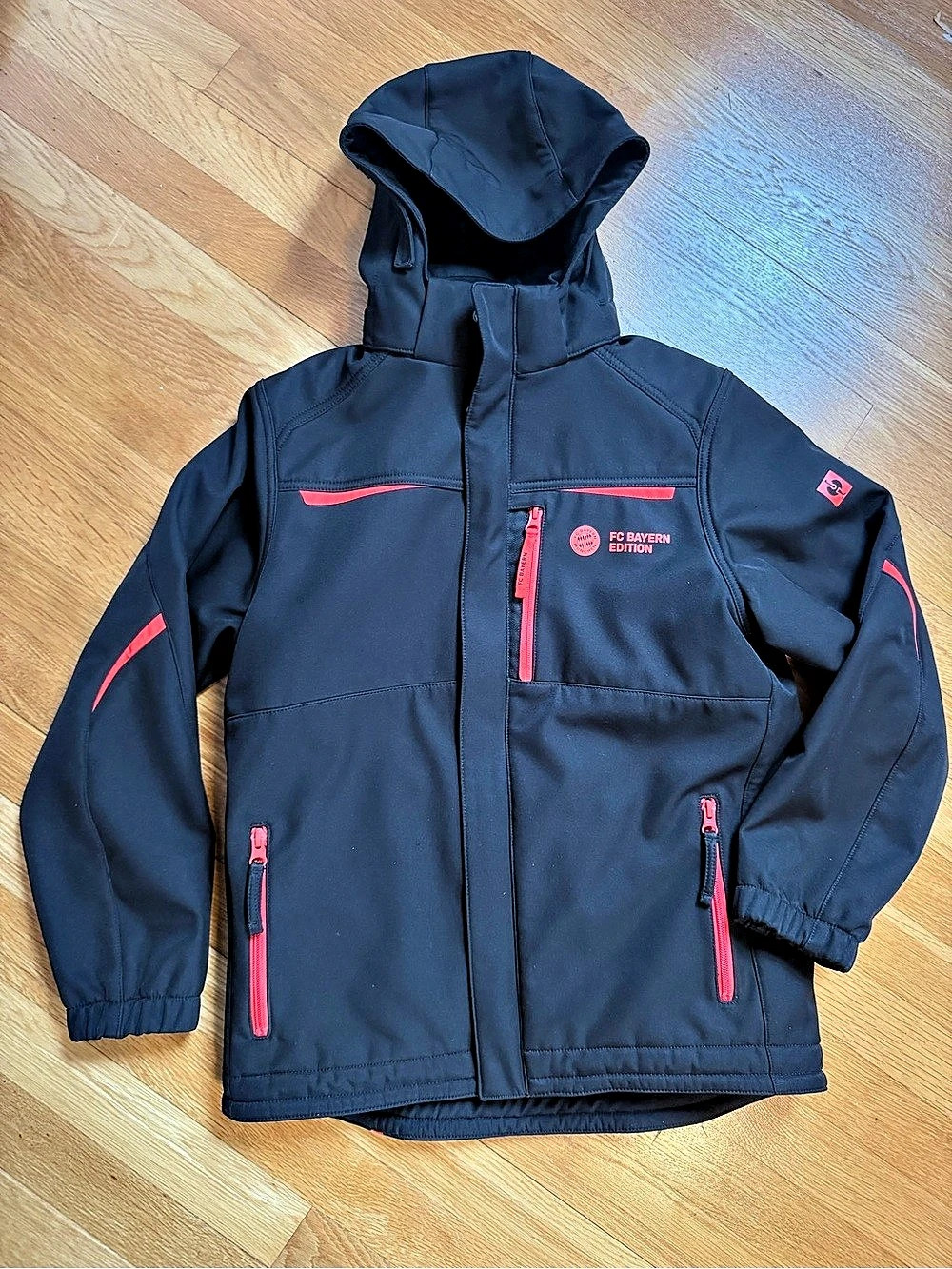 Strauss FC Bayern jacket Size 13/14